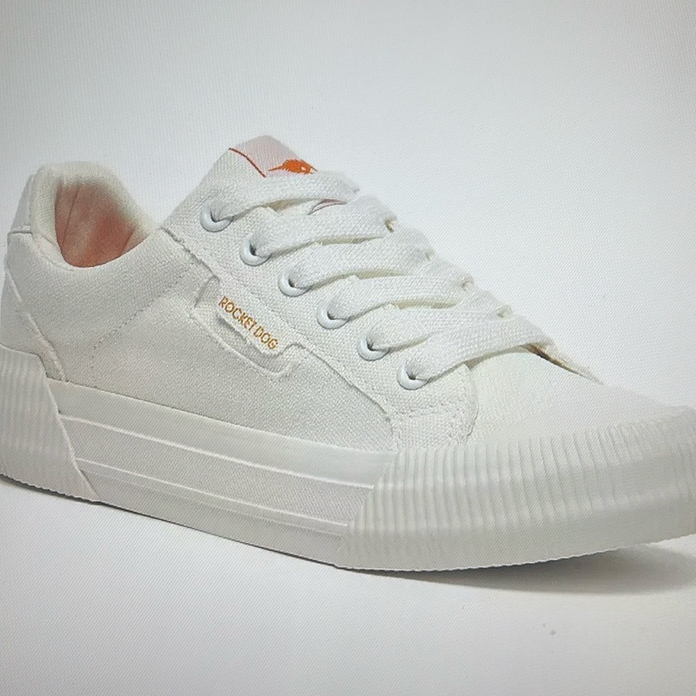 NWOB Rocket Dog Cheery Womens Sneakers. Size 7.  White